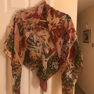 SALE🖤 Stunning Shawl